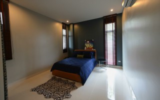 รอบบ้าน