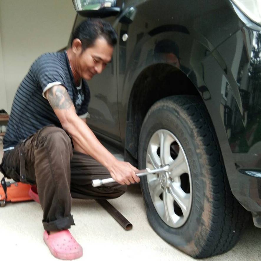 ปะยางใกล้ฉัน