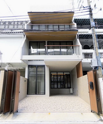 TOWNHOUSE SUKHUMVIT