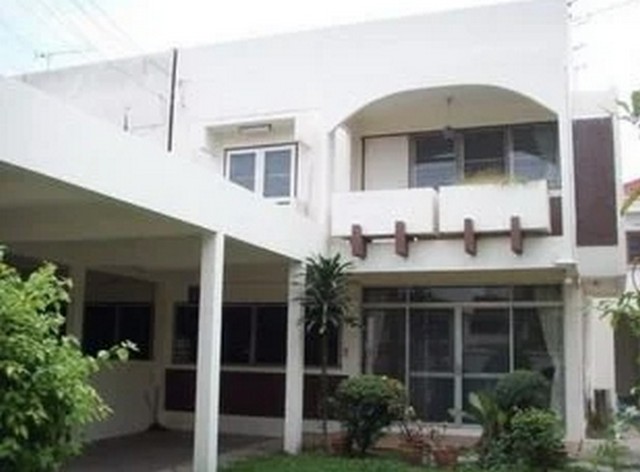 หมู่บ้านเมืองทอง2/1