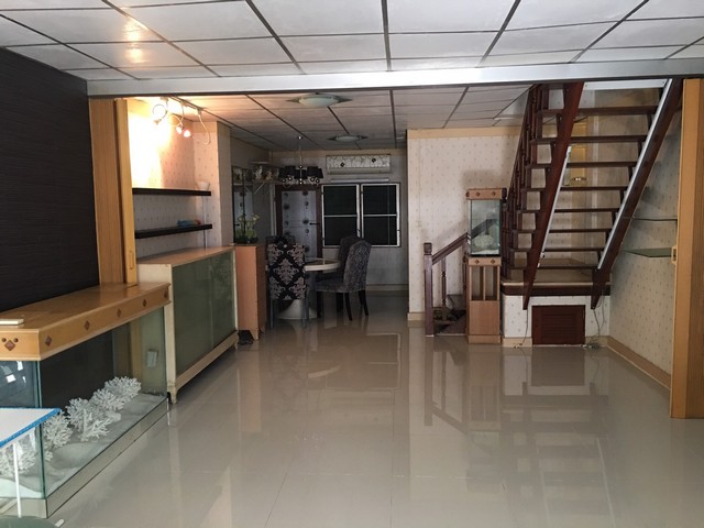 หมู่บ้านชัยภัทร