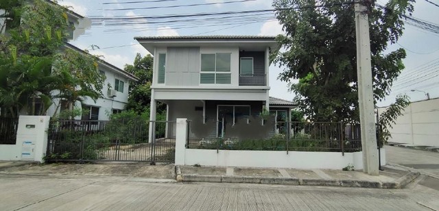 ขายบ้านเดี่ยว : หมู่บ้านพฤ