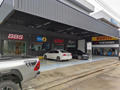 อาคารพาณิชย์ 2.5 ชั้น พร้อมโกด