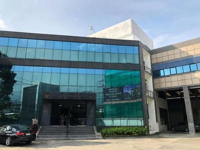 อาคารสำนักงาน 4 ชั้น พร้อมโกดั