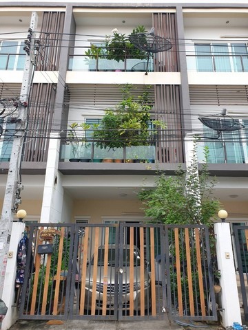 ทาวน์เฮ้าส์