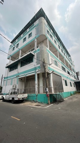 โรงงาน