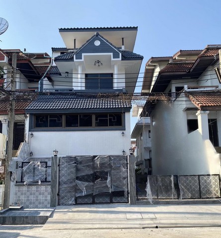 ทาวน์เฮ้าส์