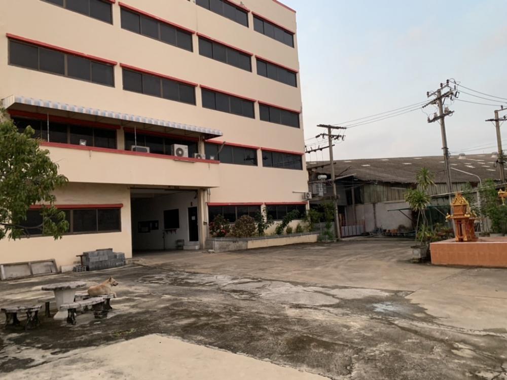 โรงงาน