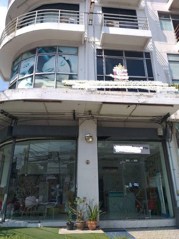 อาคารพาณิชย์