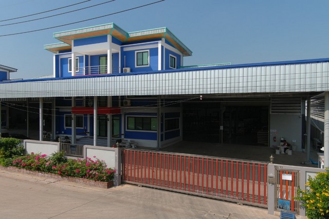 โรงงาน