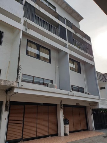 อาคารพาณิชย์