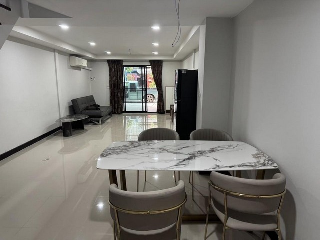 ทาวน์เฮ้าส์