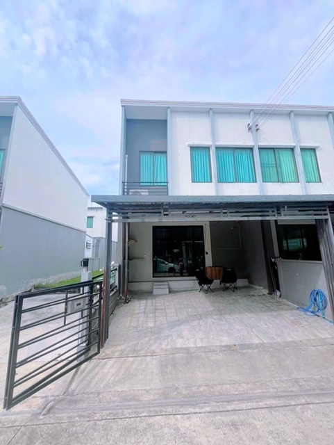 ทาวน์เฮ้าส์