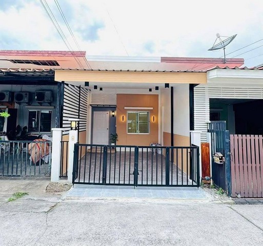 ทาวน์เฮ้าส์