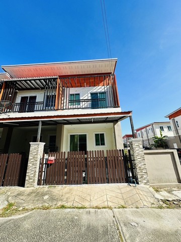 ทาวน์เฮ้าส์