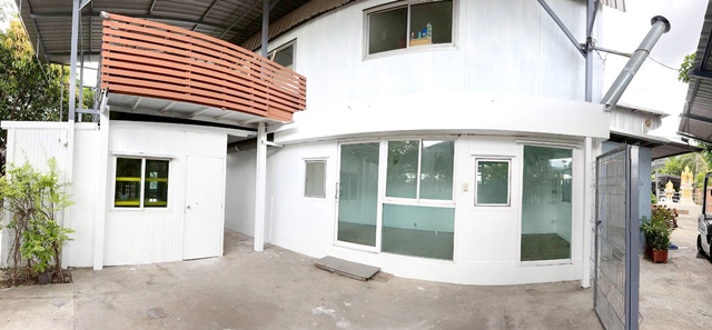 อาคารพาณิชย์