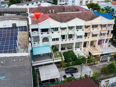 ทาวน์เฮ้าส์