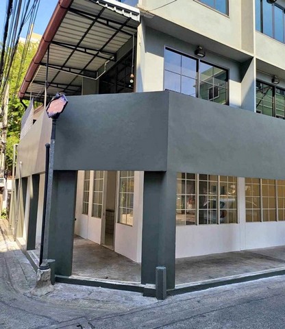 อาคารพาณิชย์