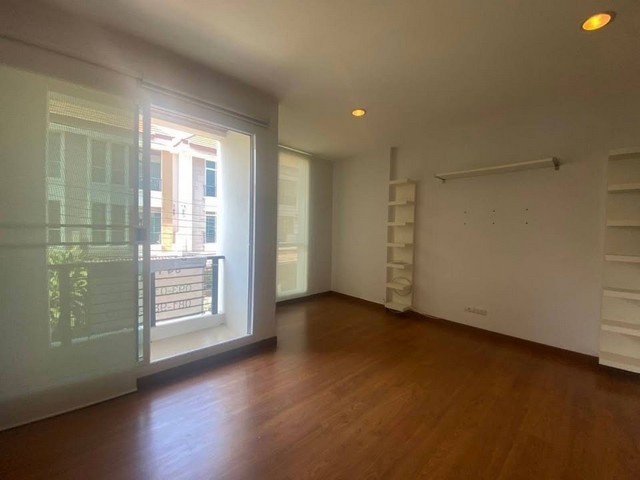 ทาวน์เฮ้าส์