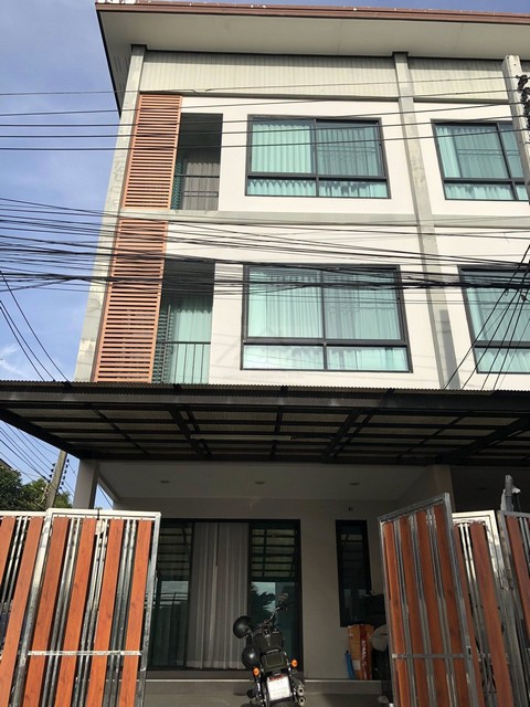 ทาวน์เฮ้าส์