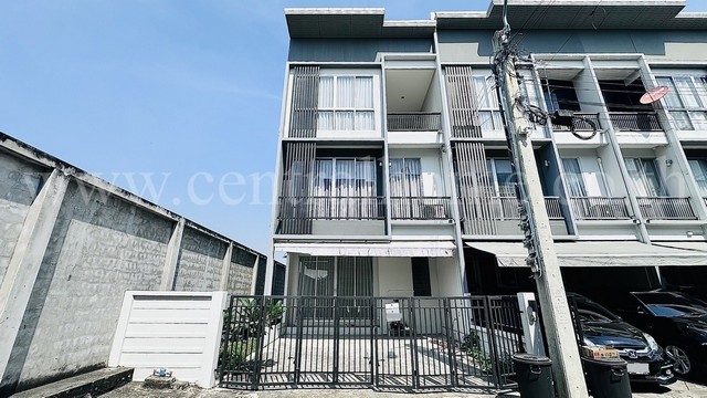 ทาวน์เฮ้าส์