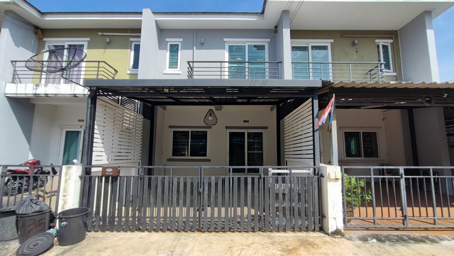 ทาวน์เฮ้าส์