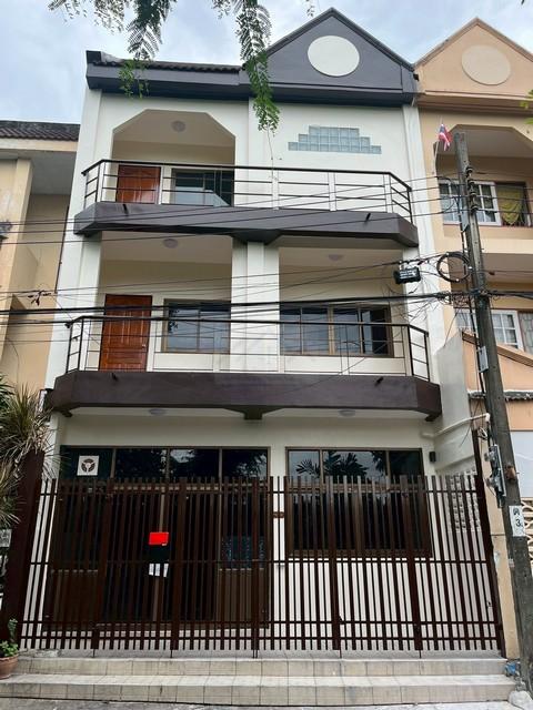 ทาวน์เฮ้าส์