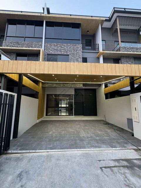 ทาวน์เฮ้าส์