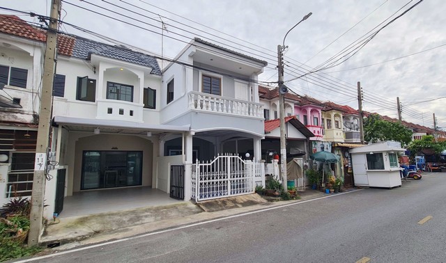 ทาวน์เฮ้าส์