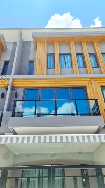 ทาวน์เฮ้าส์