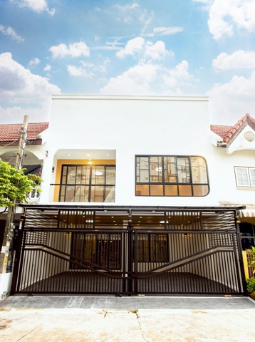 ทาวน์เฮ้าส์