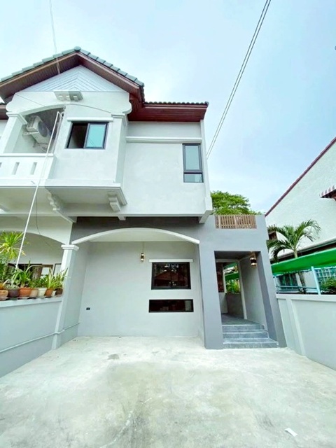 ทาวน์เฮ้าส์