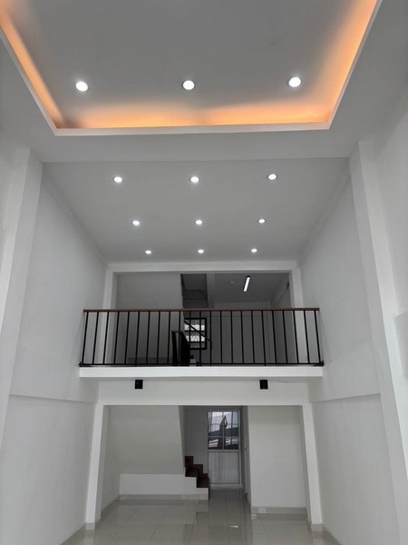 อาคารพาณิชย์