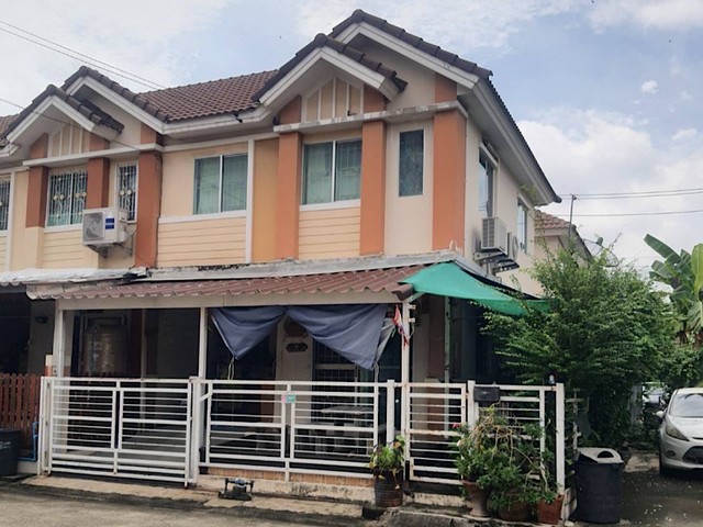 ทาวน์เฮ้าส์