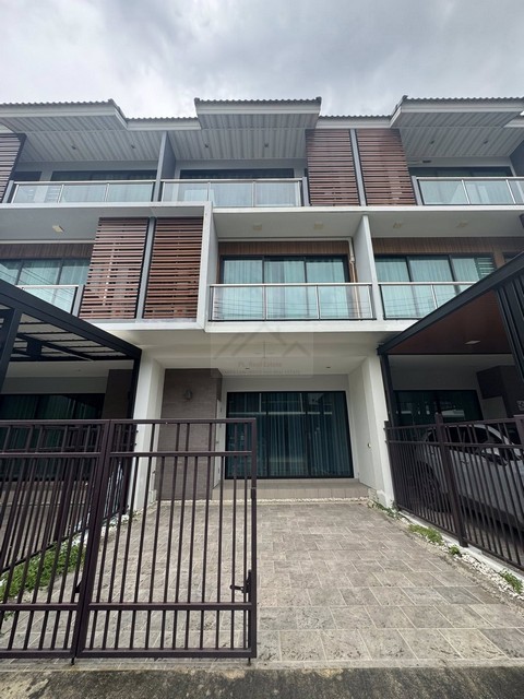 ทาวน์เฮ้าส์