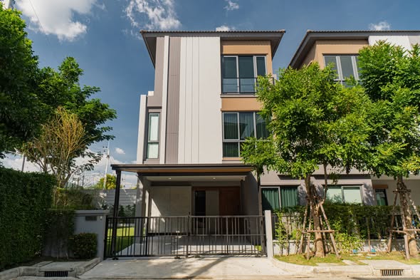 ทาวน์เฮ้าส์