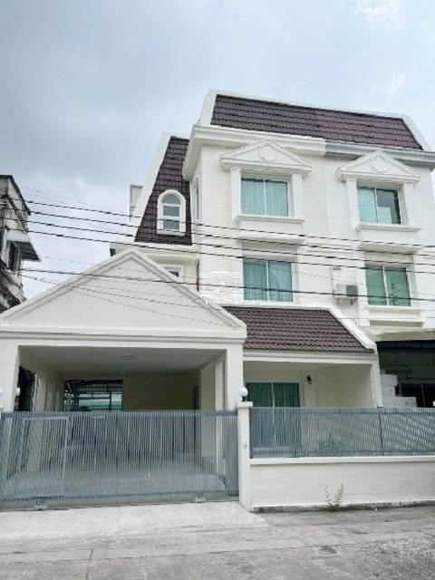 ทาวน์เฮ้าส์