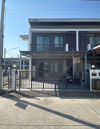 ทาวน์เฮ้าส์