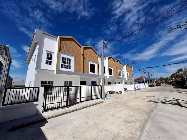 ทาวน์เฮ้าส์