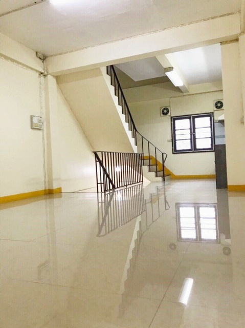 อาคารพาณิชย์