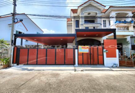 ทาวน์เฮ้าส์