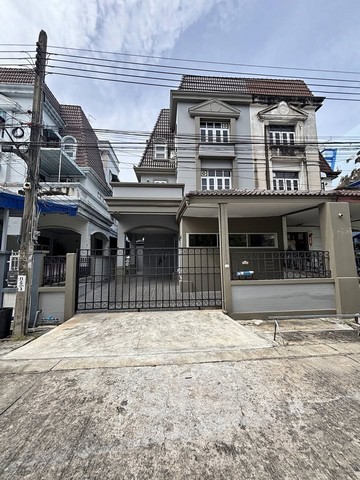 ทาวน์เฮ้าส์