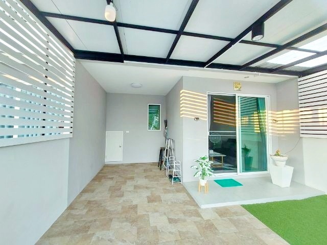 ทาวน์เฮ้าส์