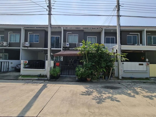 ทาวน์เฮ้าส์