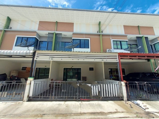 ทาวน์เฮ้าส์