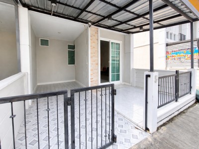 ทาวน์เฮ้าส์