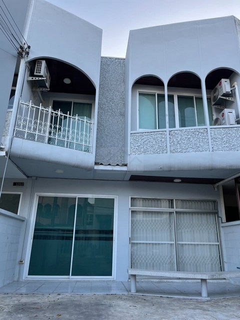 ทาวน์เฮ้าส์