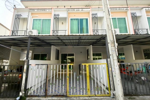 ทาวน์เฮ้าส์