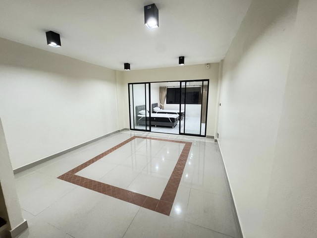 อาคารพาณิชย์