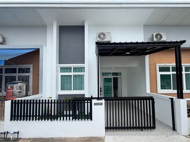 ทาวน์เฮ้าส์